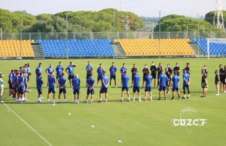 Primer entrenamiento a puerta cerrada