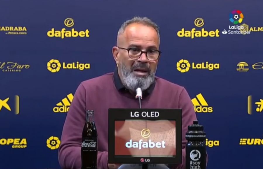 Álvaro Cervera en rueda de prensa tras el Cádiz CF - Villarreal