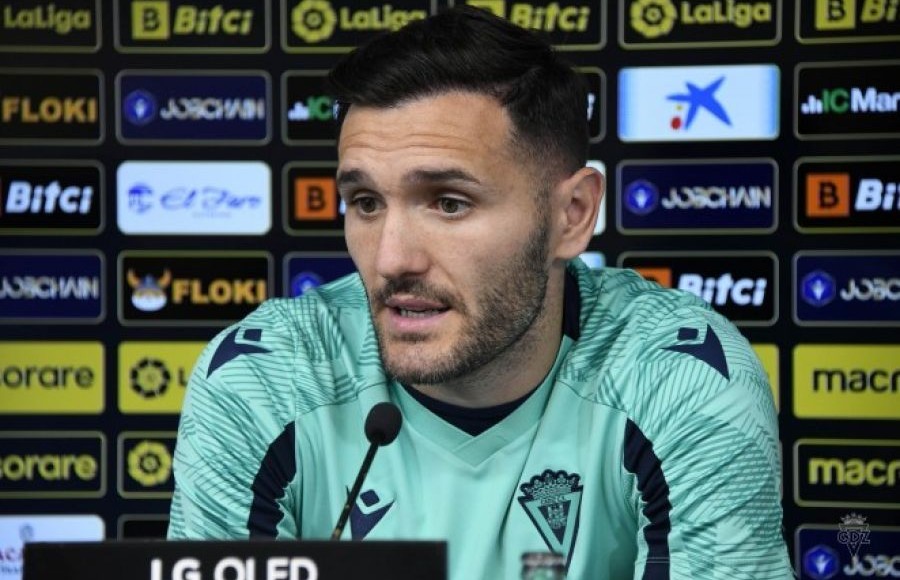 Lucas Pérez en rueda de prensa antes de la visita del Real Betis