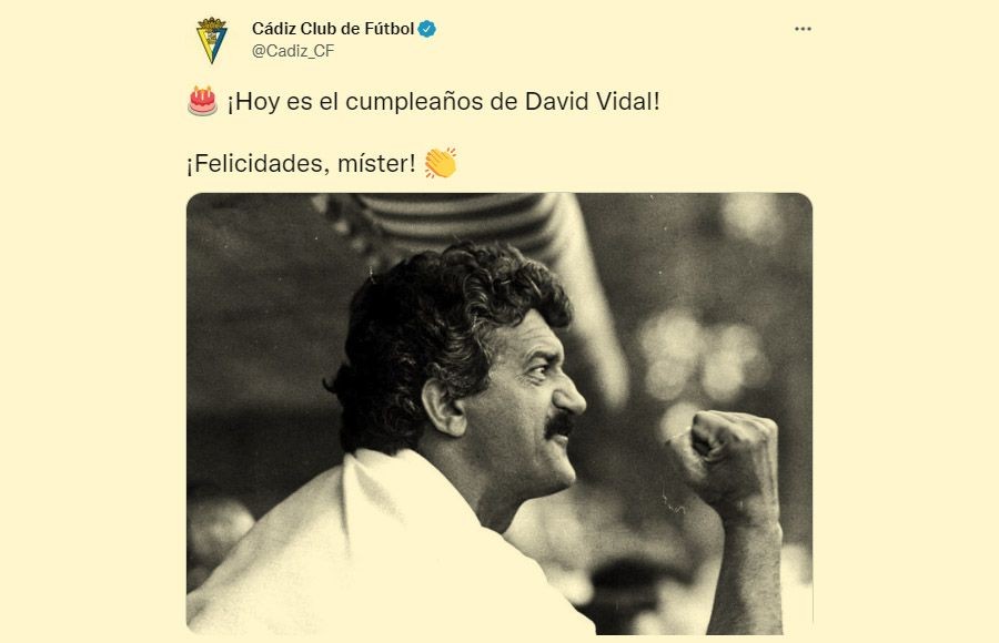 Tuit de la cuenta oficial del Cádiz CF felicitando a David VIdal por su cumpleaños