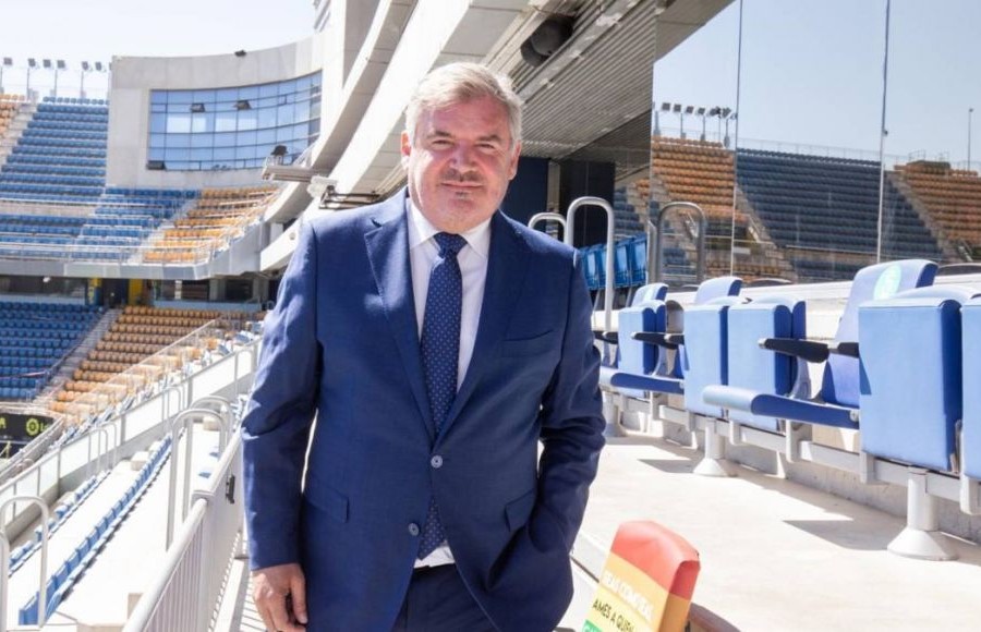 Manuel Vizcaíno en el estadio Ramón de Carranza