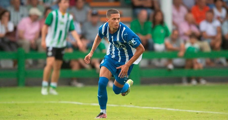 Alan Godoy con la camiseta del Deportivo Alavés